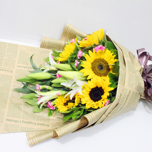 一路向陽(yáng)-5朵向日葵+3枝多頭白百合 花束